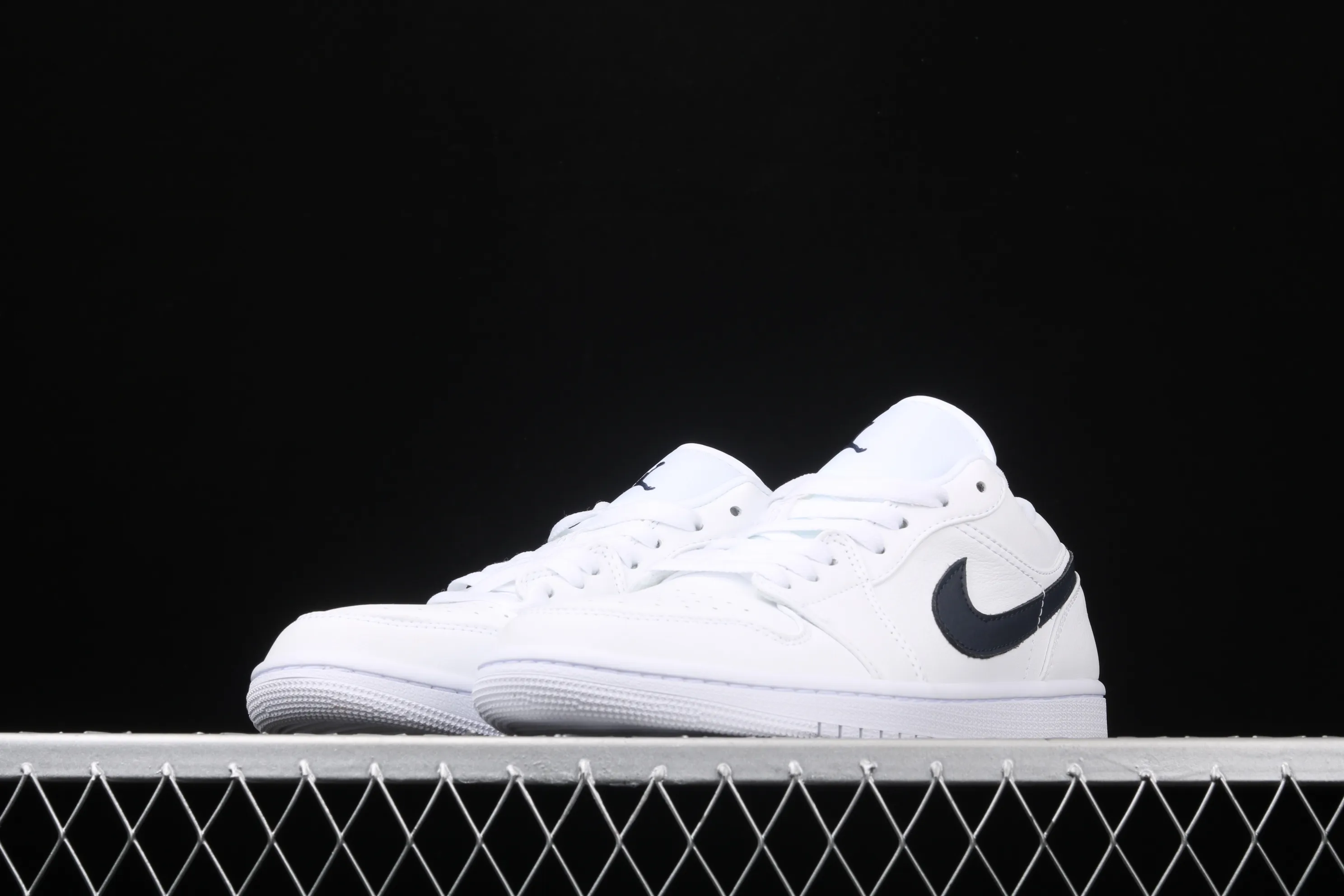 All categories Air Jordan Jordan series basketball shoes Air Jordan 1 Low New version Air Jordan 1 Low AJ1 Joe 1 low top leather cultural and leisure sports sneakers 553558-114